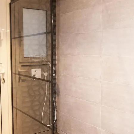 Central Comfy Modern Flat 2 Bedrooms 2 Bathrooms Athens Exterior photo