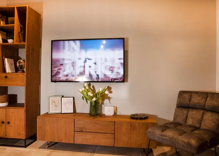 Central Comfy Modern Flat 2 Bedrooms 2 Bathrooms